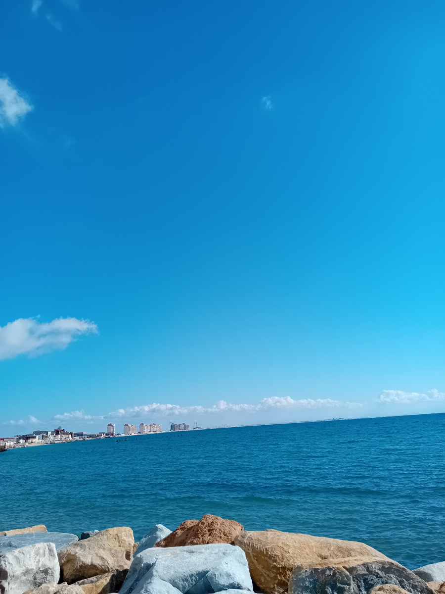 Авторское фото. Такое разное  море...