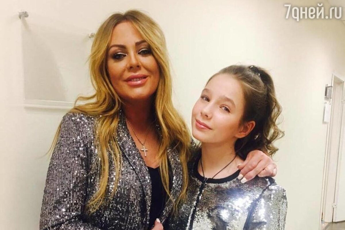    Юлия Началова с дочкой соцсети