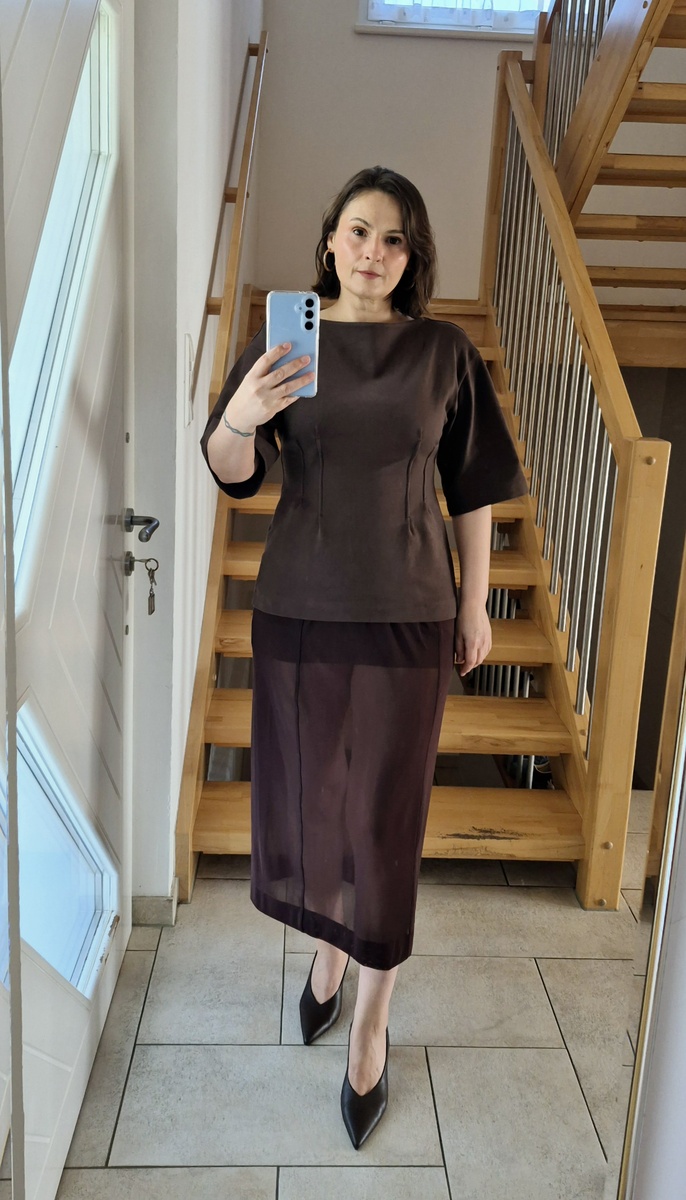 Юбка в размере L (показывала M). Топ не показывала. 