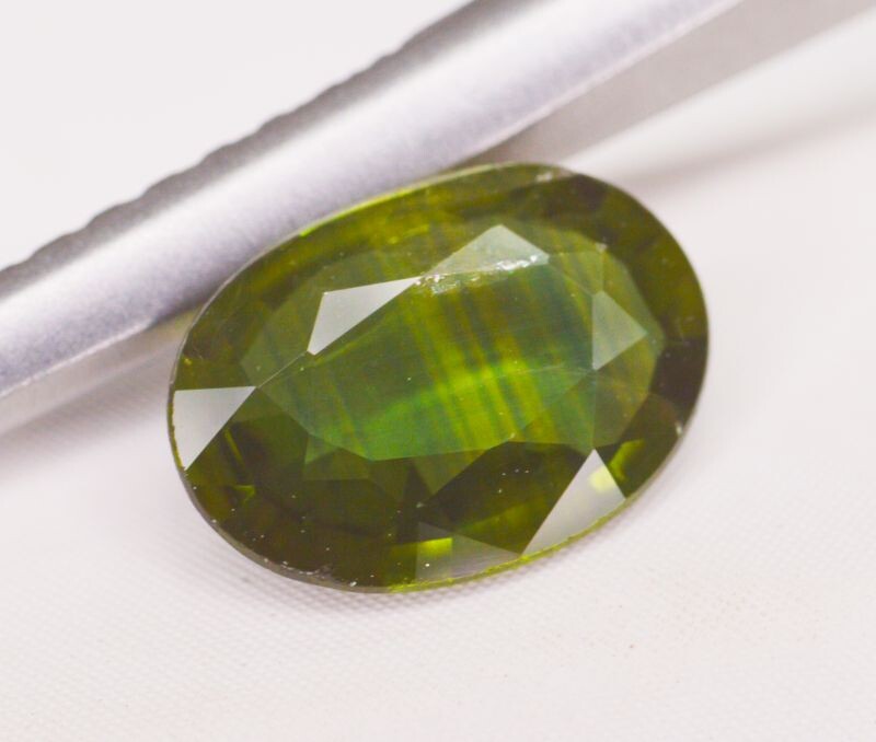 Сапфир зелёный, Таиланд, масса 0,87 ct.
