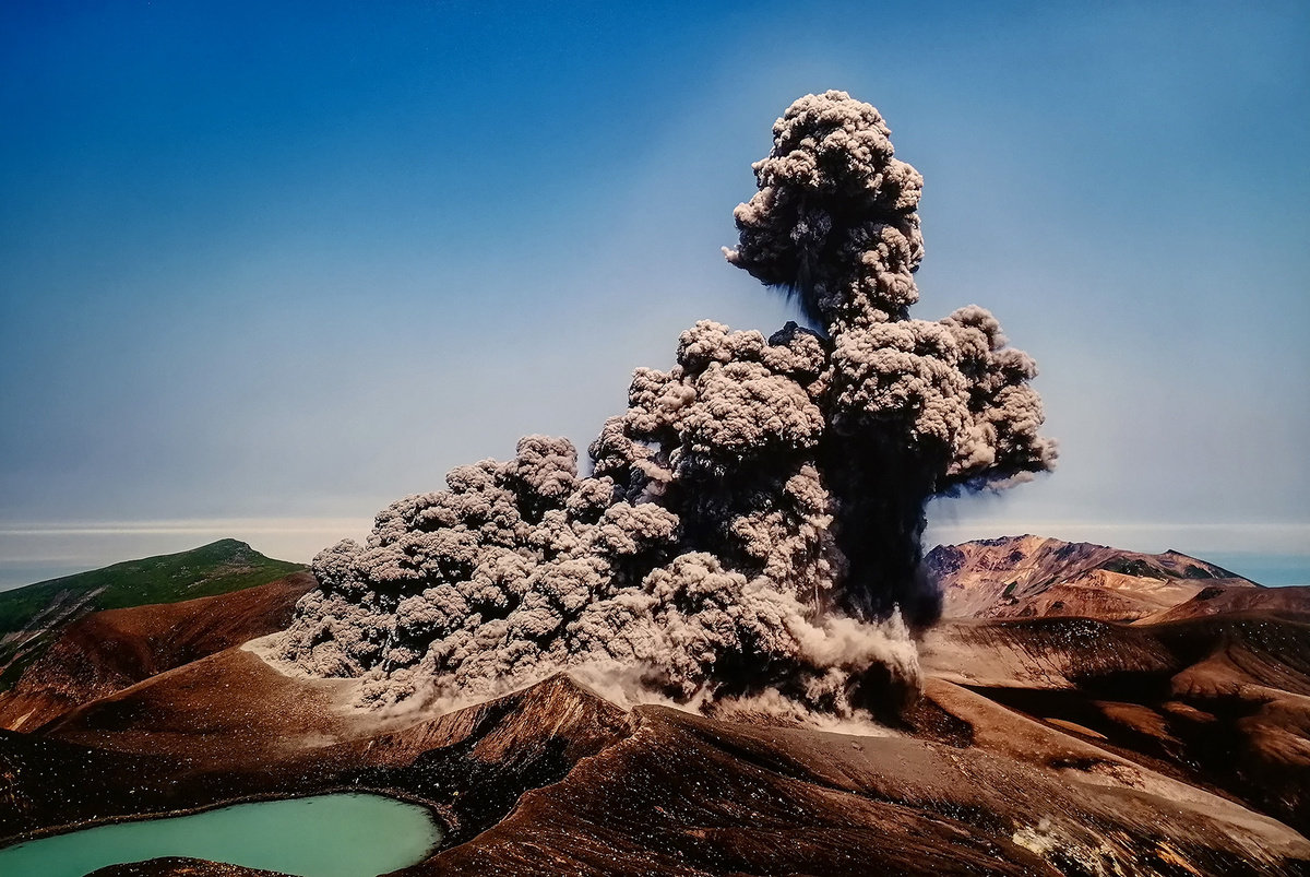 Илья Большаков. ИЗВЕРЖЕНИЕ (вулкан Эбеко, остров Парамушир, Курилы)