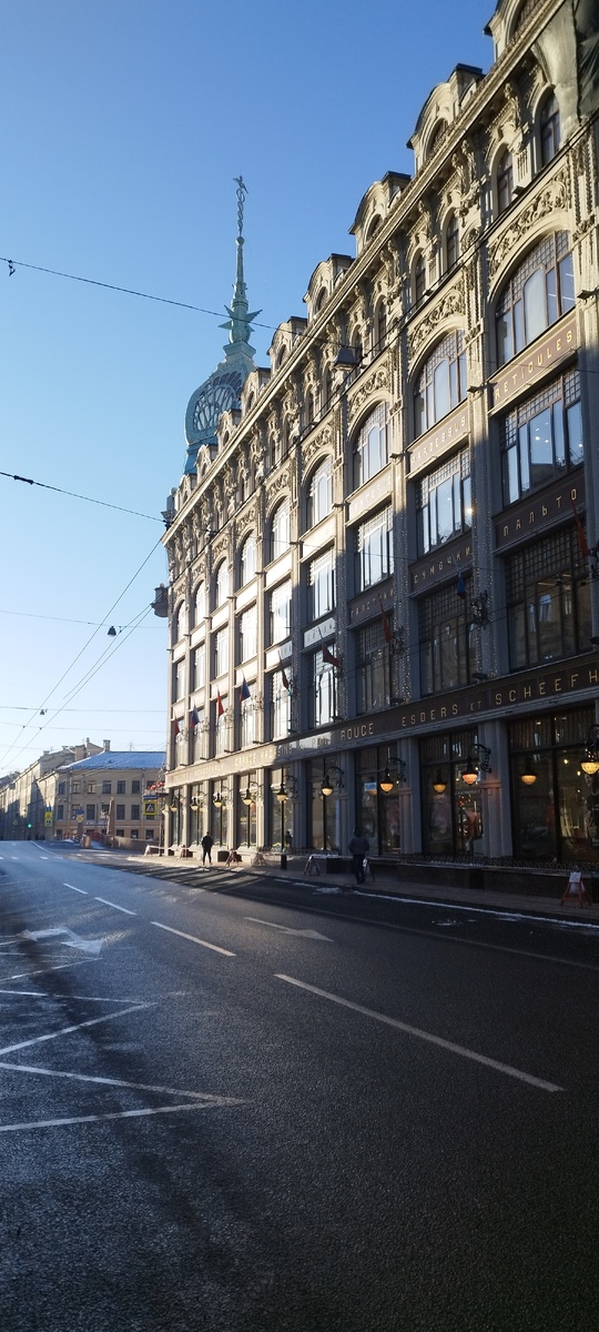 Город совершенно преображается весной! 