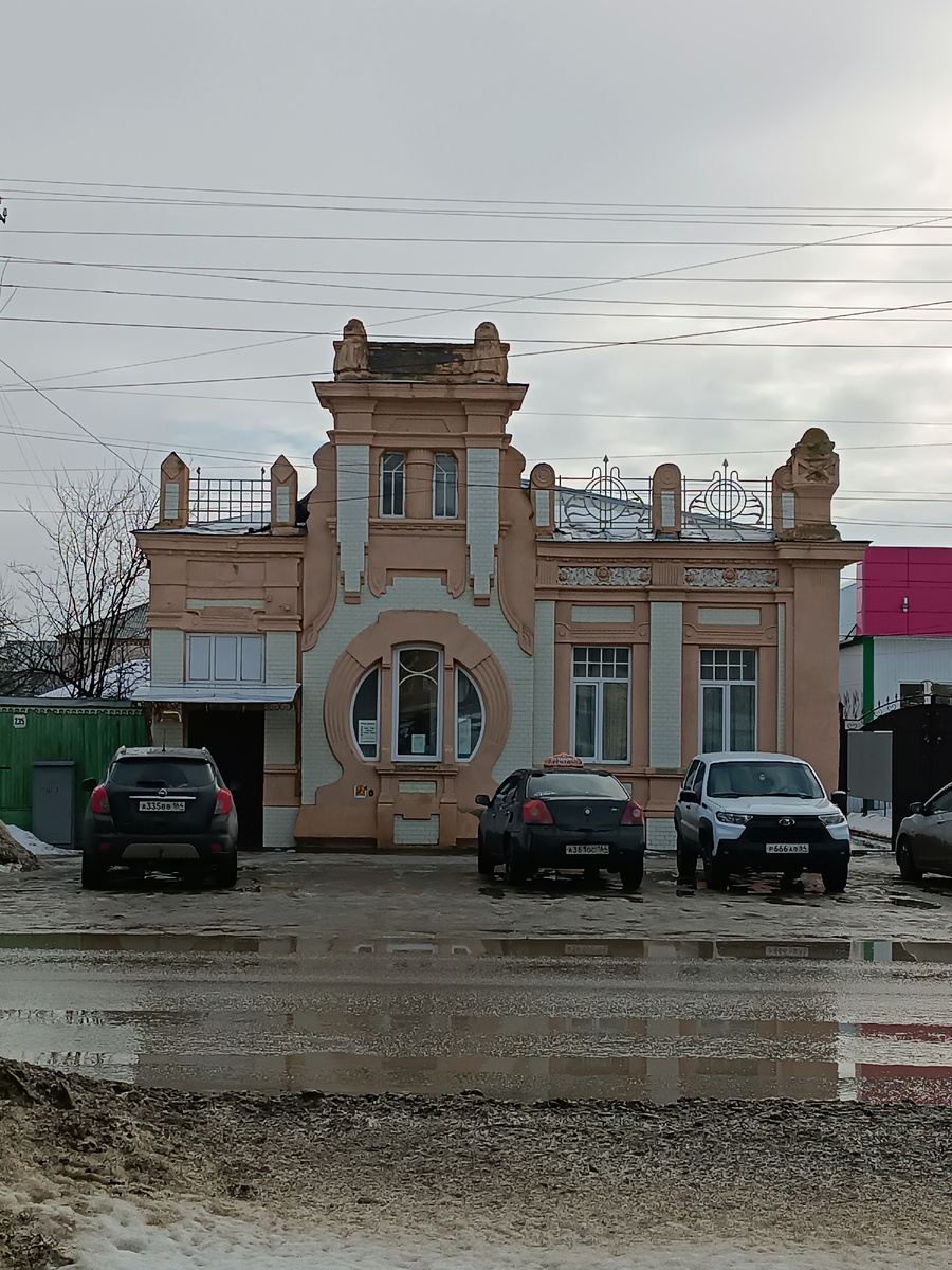 Адрес - пр. Революционный. д.233с1.