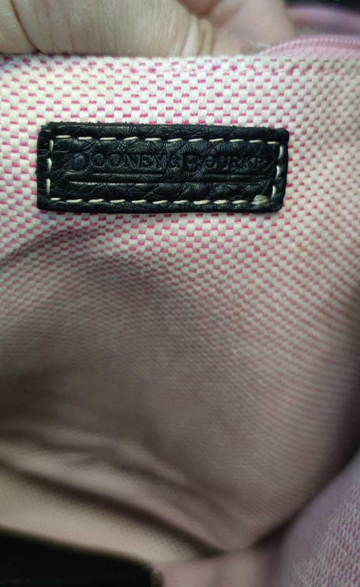 Подкладка немного нуждалась в чистке, но не критично