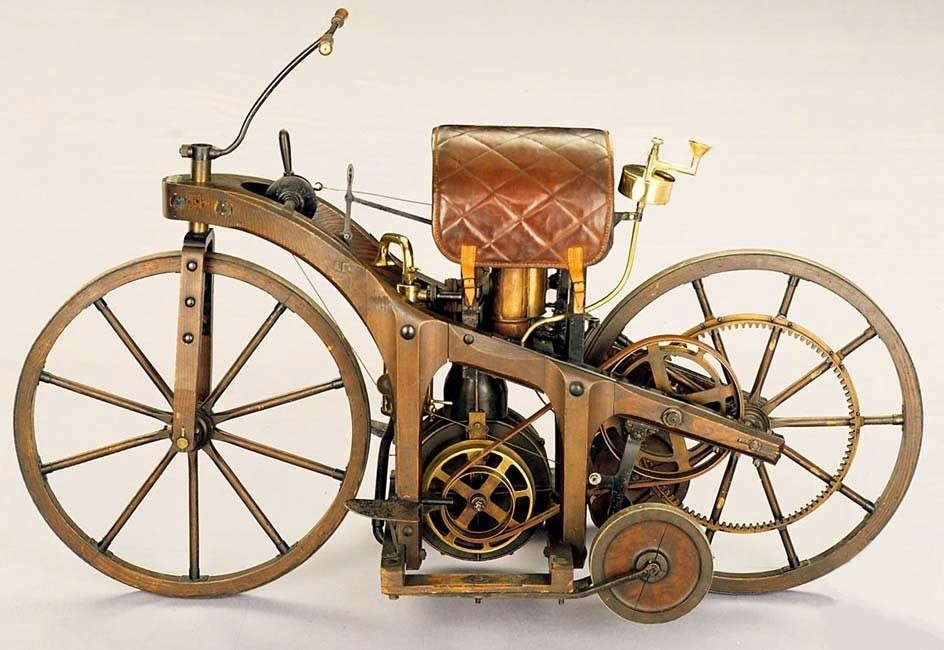 Первый в мире мотоцикл