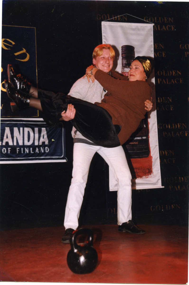 Автор канала "Пераново перо" Олег Перанов и Надежда Бабкина, 1990-е