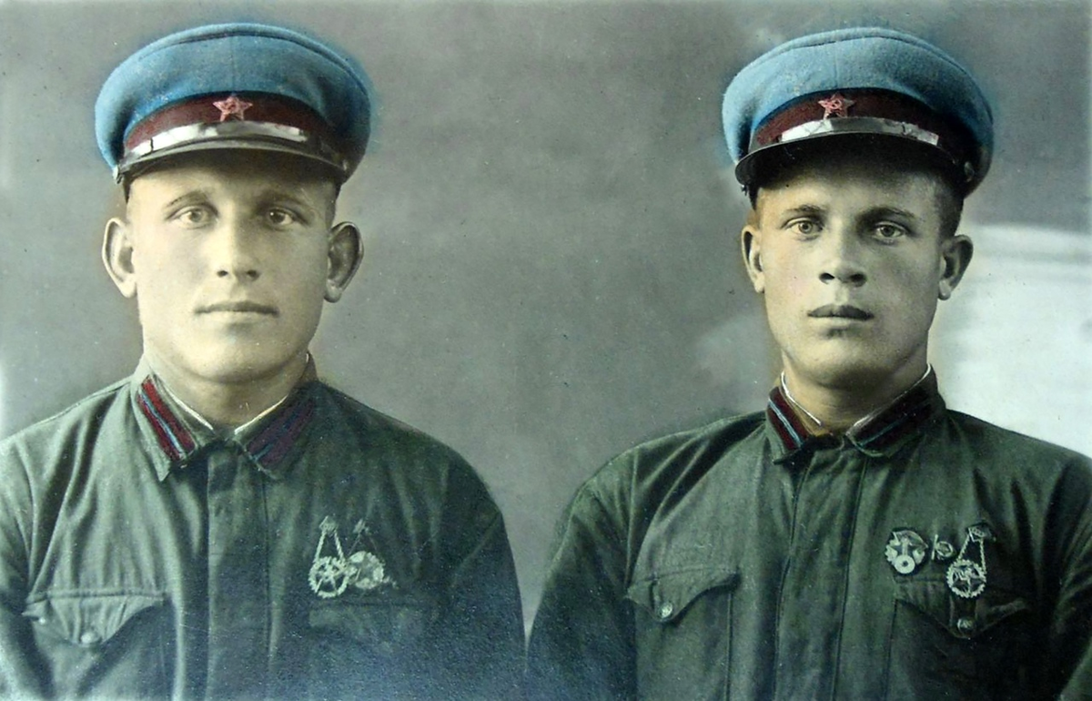 Бойцы войск внутренней охраны НКВД из числа воспитанников Осоавиахима и спортивно-физкультурных обществ. 1936 год.