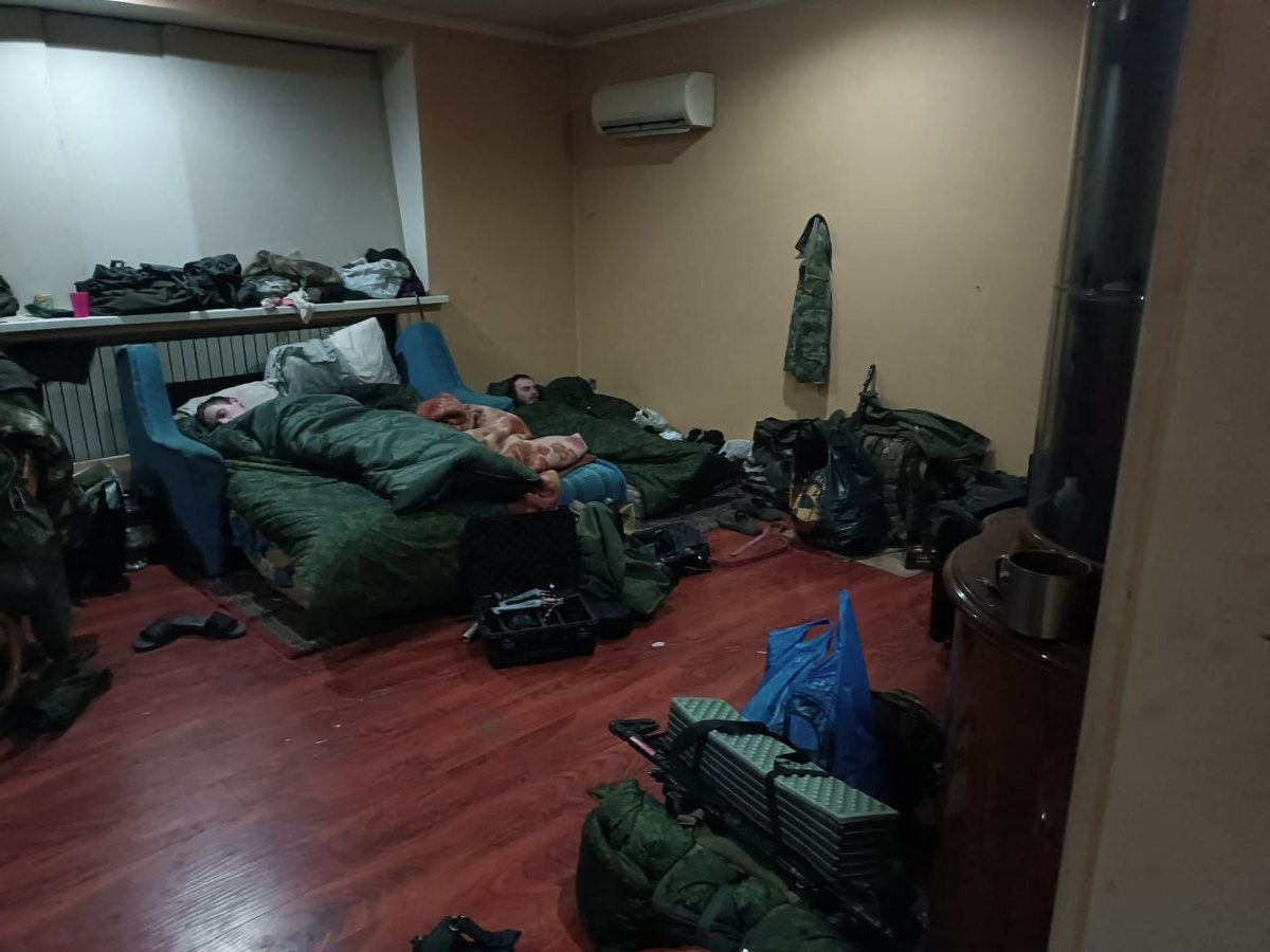 «В коттедже», фото из личного архива разведчика