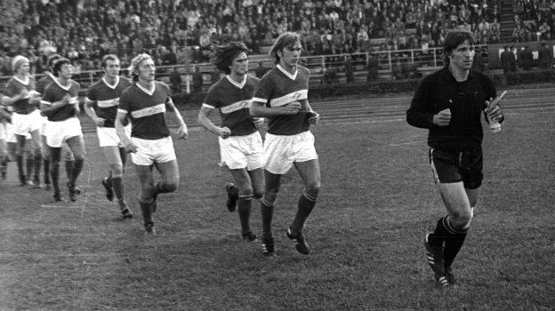 Александр Прохоров (справа).
