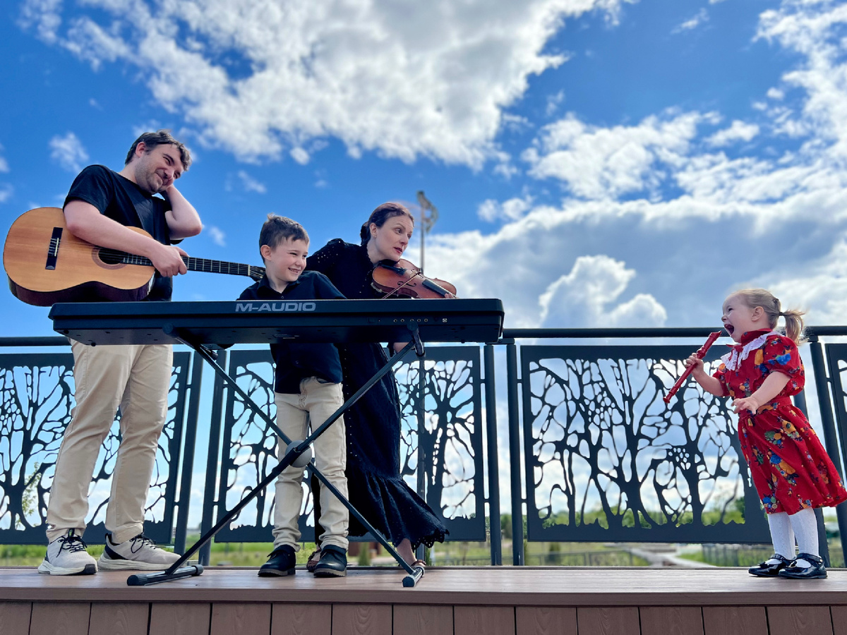 Яркие краски и громкие звуки идут в наступление!