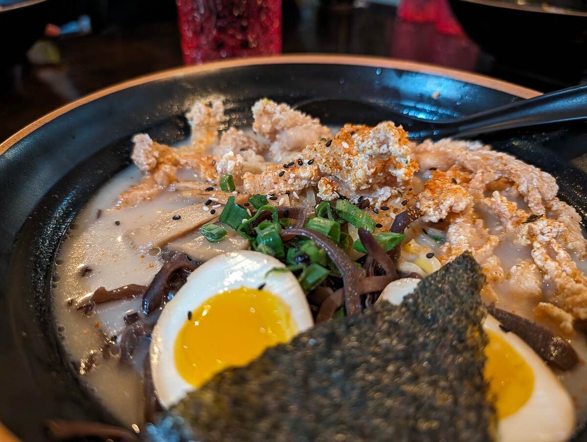 Рамен из японского ресторана, который пару месяцев назад поменял владельца и меню