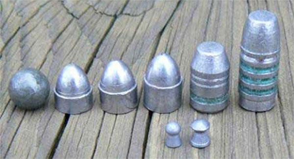 (Пневматические пули, верхний ряд - калибр .50, то есть 12,7 мм)