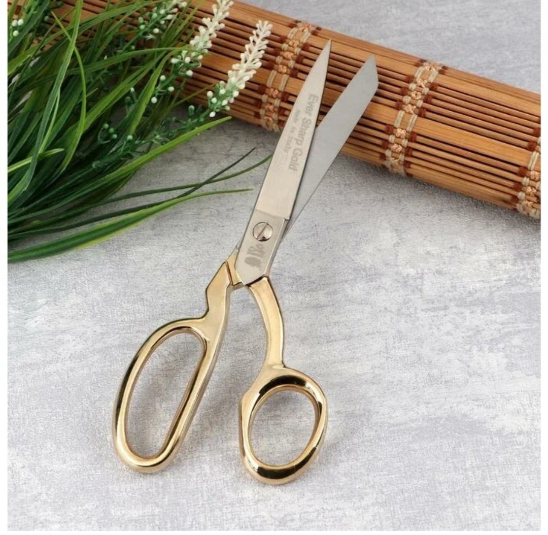 Позолоченные ножницы для кроя, из интернета.