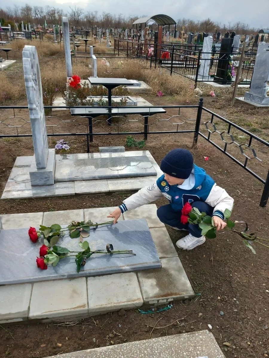    Четверо Тарасенко, в том числе мама Тимоши, похоронены за одной оградой. Личный архив героя публикации