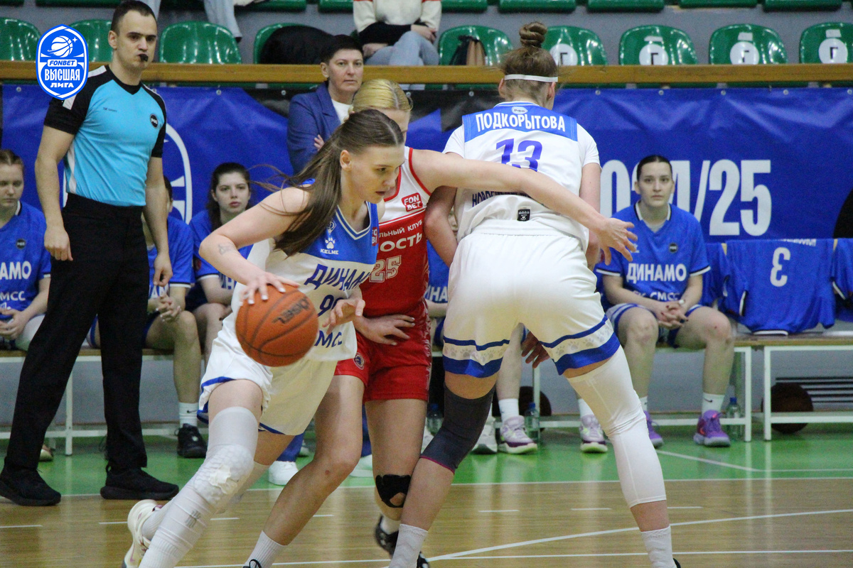 Новая встреча в Новосибирске отличалась особо упорной борьбой команд за победу