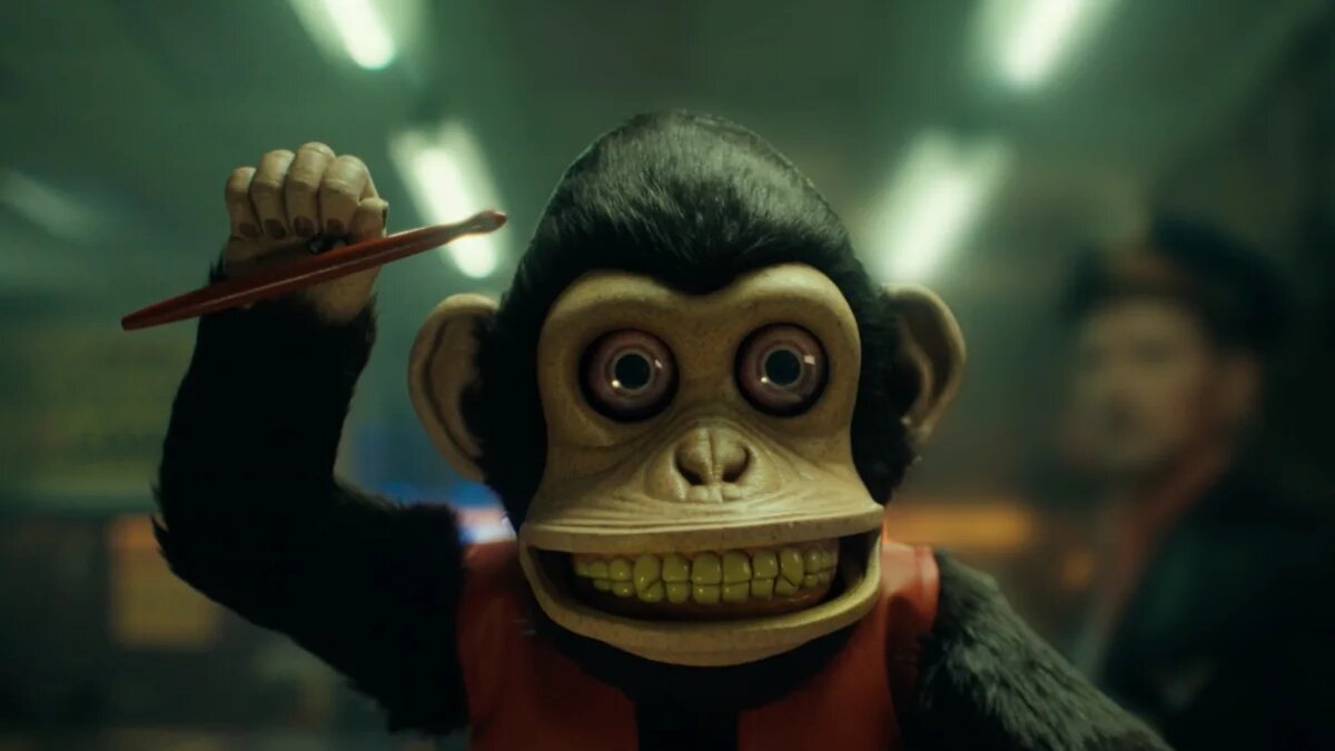 Фильм "Обезьяна" (2025): Проклятие с чердака, которое вы не забудете