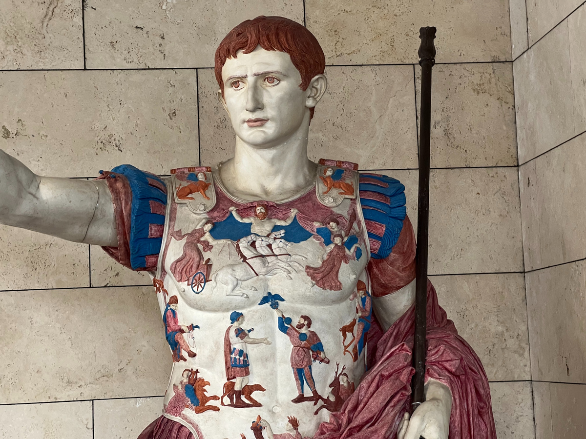 Реконструкция римской скульптуры в музее Ватикана