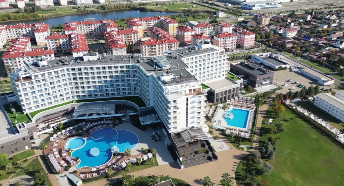 Вид сверху на территорию отеля Radisson Collection Paradise Resort & Spa, Сочи 5*