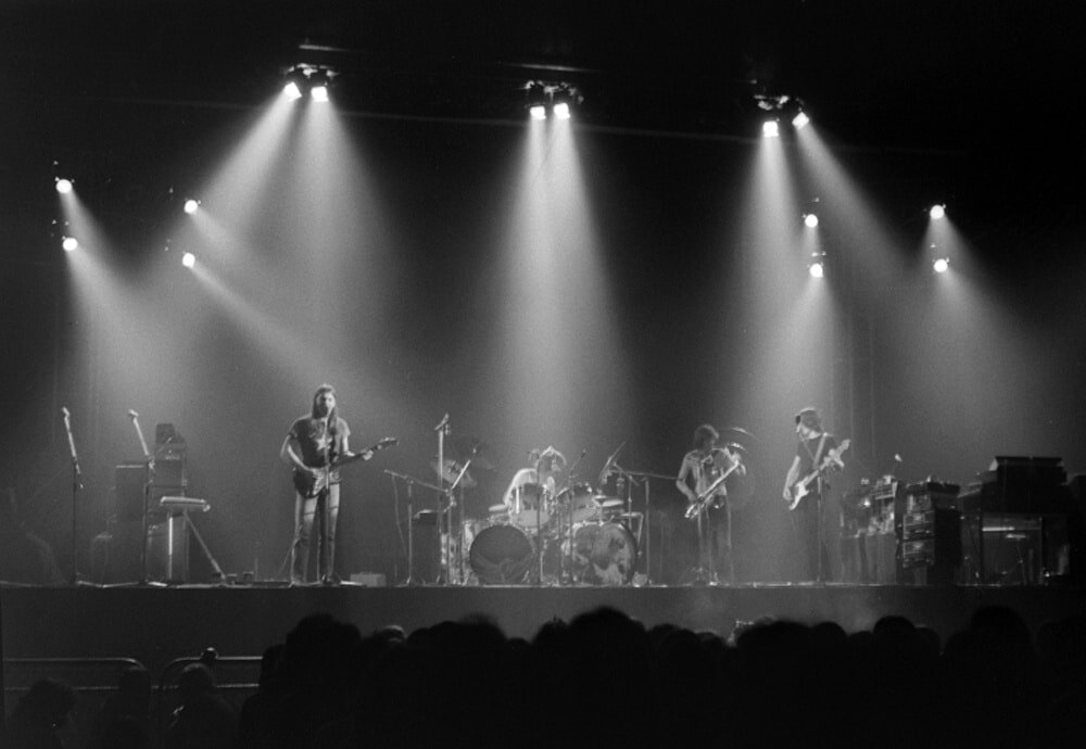 18 мая 1973 года — живое исполнение The Dark Side Of The Moon в Earls Court вскоре после его выпуска.