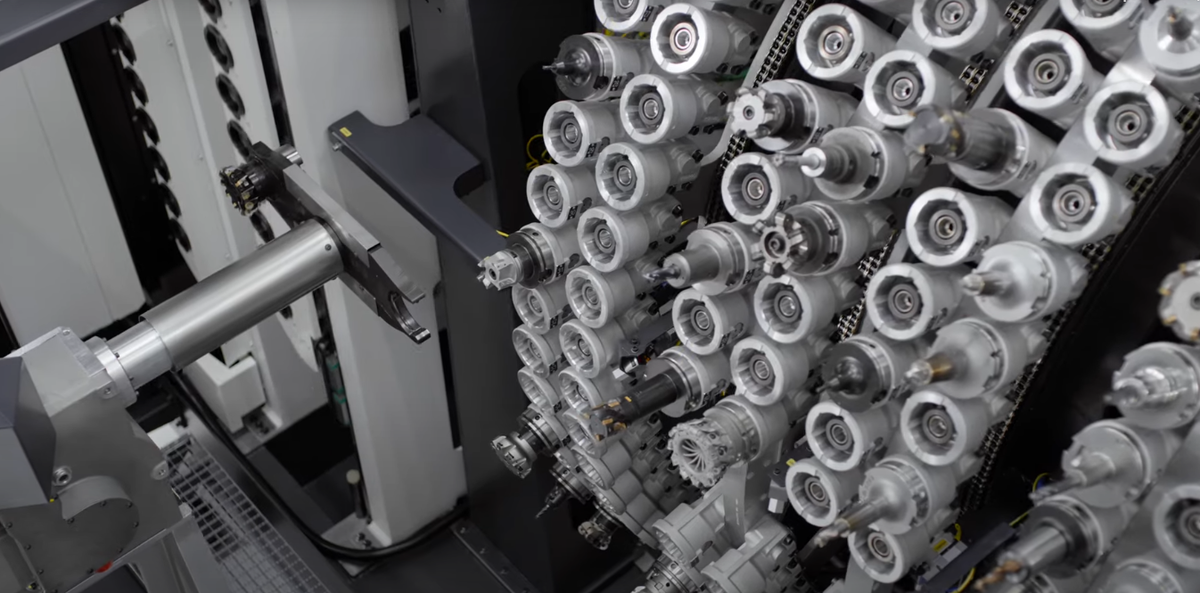 Многопозиционный магазин инструмента на горизонтально-фрезерном станке