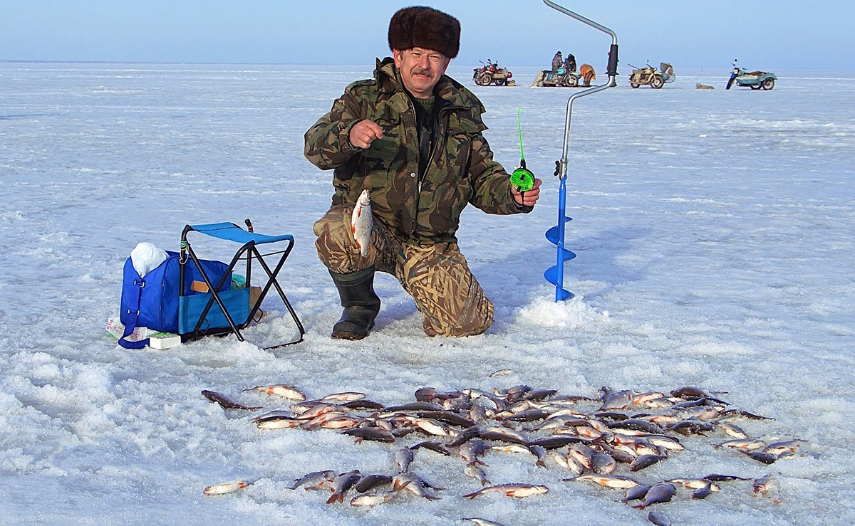 дедушка на рыбалке из открытых источнков