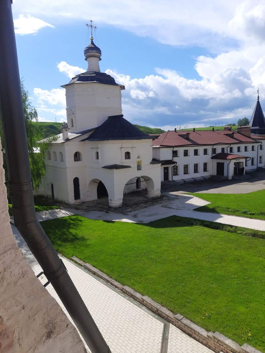 Свято Успенский монастырь