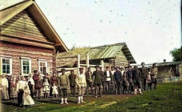 До революции царская Россия была самой непьющей страной в Европе. Меньше империи в Европе пила только маленькая Норвегия. Россия стояла на предпоследнем месте в мире по выпиванию алкоголя в течение 300 лет до 20 века. Главная причина в господстве крестьянского работящего населения которому некогда было пить. 