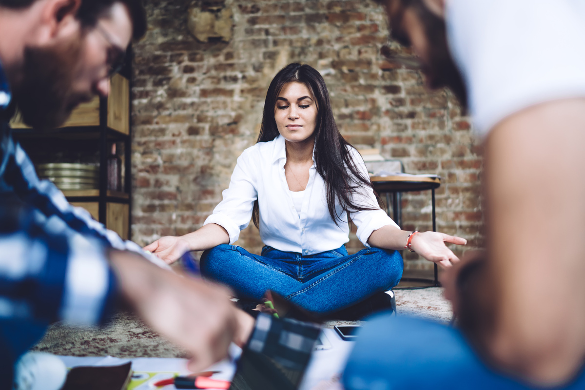 Мы – диджитал-агентство для эйчаров. Наш сайт: lights-on.pro