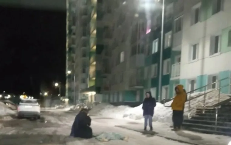 Экстренные службы еще не подъехали к месту происшествия
Фото: Город Березники