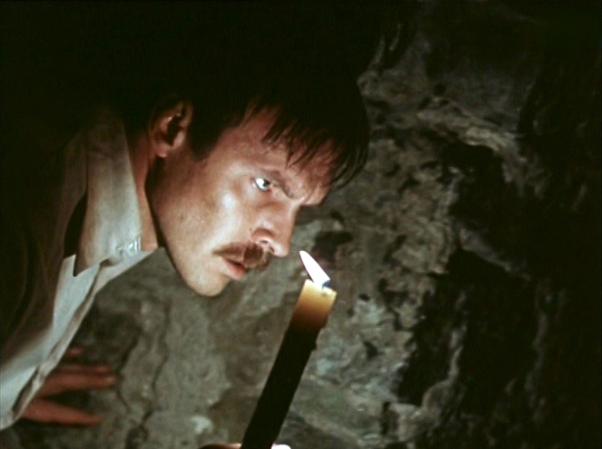 От ужасной озвучки в триллер-сценах можно сойти с ума. К/ф «Черный замок Ольшанский».