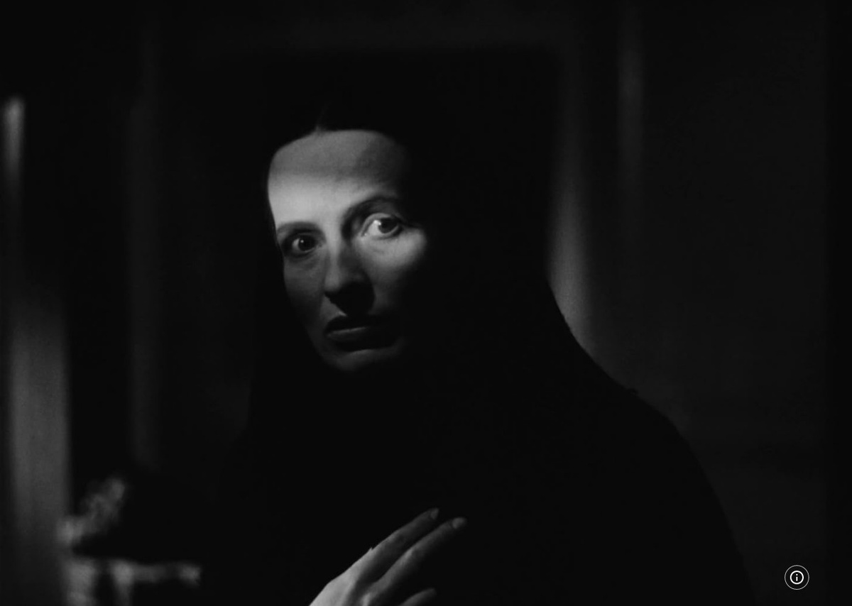 Кадр из фильма «Убийство Деда Мороза» (1941)