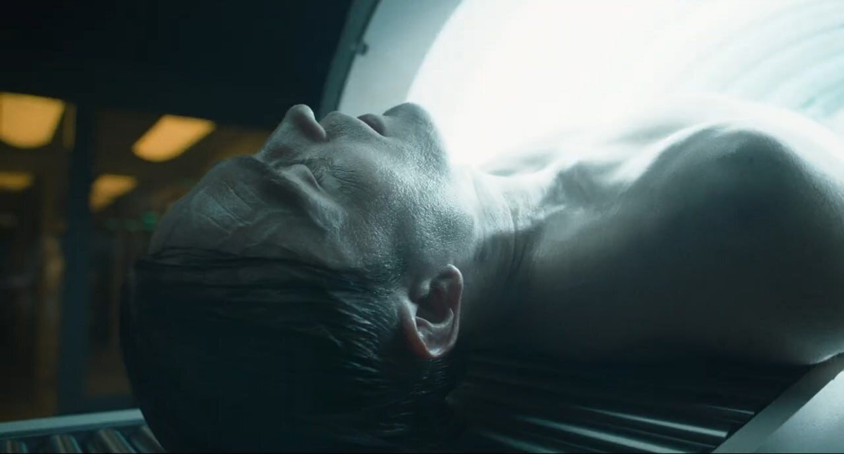 Микки очередной раз получает новое тело. (с) Кадр из фильма