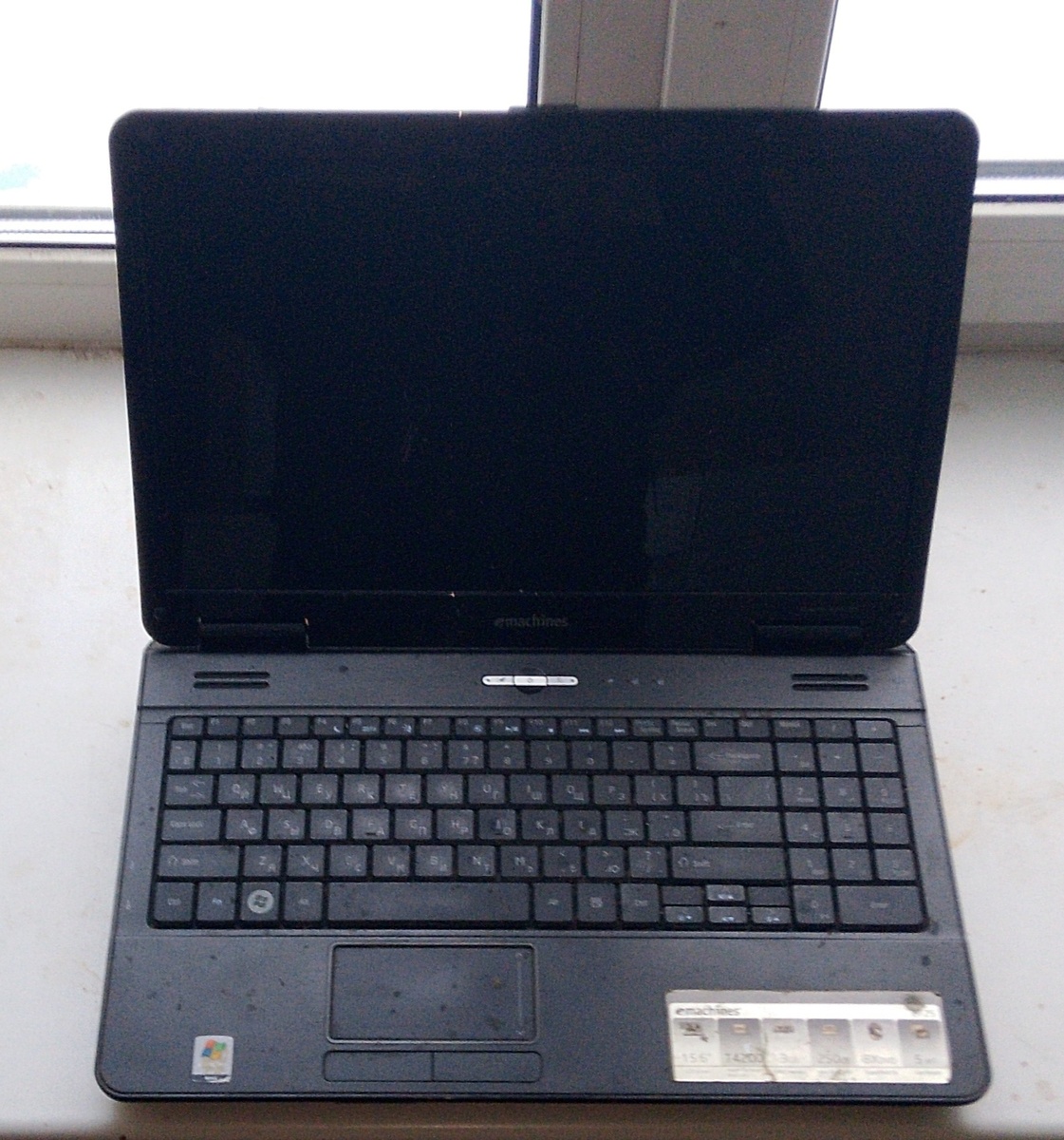 Ноутбук E-machines