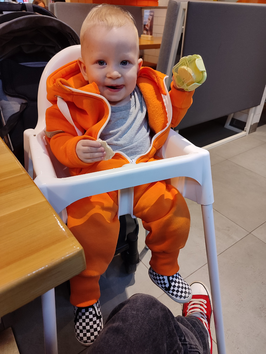 10 месяцев. фото автора