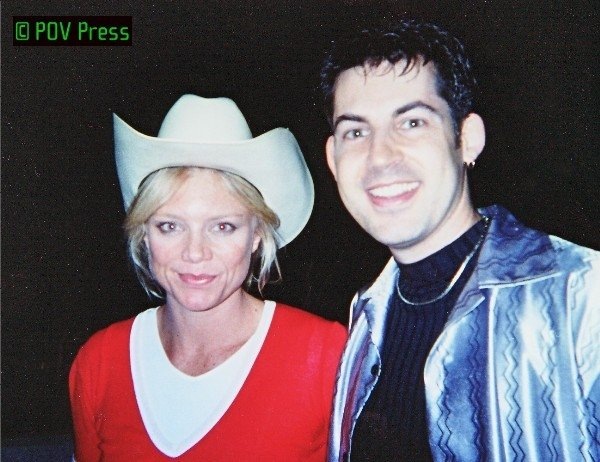 Пета Уилсон и Кристофер Хейн, автор книги «Внутри Первого Отдела», на прощальной вечеринке в конце 4 сезона