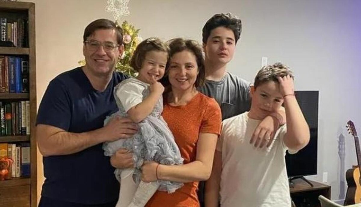 Анна Банщикова с детьми и мужем