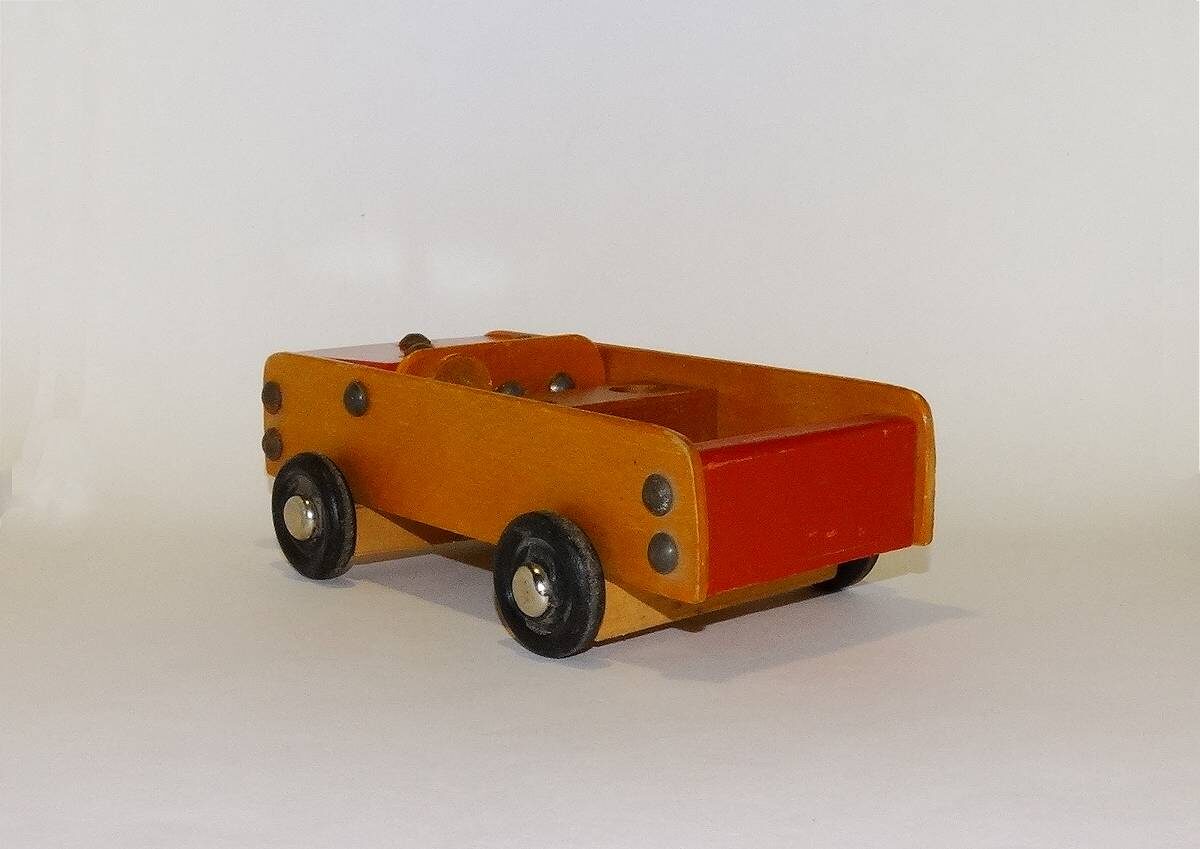 Автомобиль "Турист", Ломоносовский РПК. Фото автора.