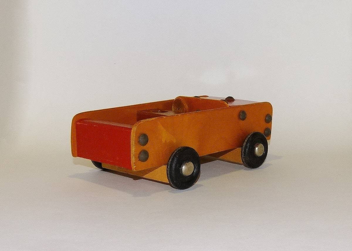 Автомобиль "Турист", Ломоносовский РПК. Фото автора.