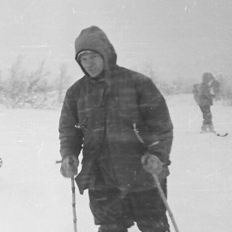 Пуговицы на женскую сторону. Фрагмент предыдущего фото.