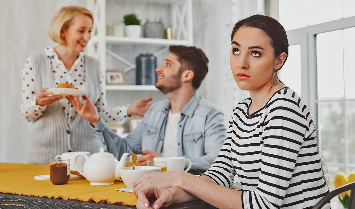 Формула идеального жениха современных невест: мама + жена = катастрофа. Почему женщины избегают мужчин, живущих с родителями