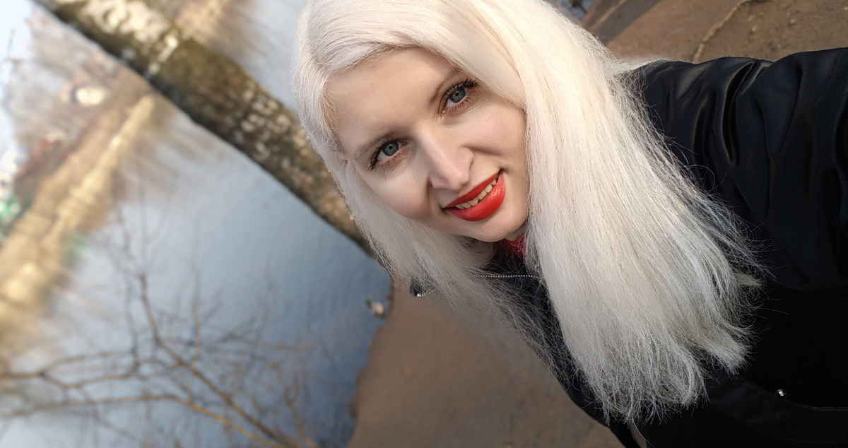 А вот действительно морщины под глазами то есть уже 🤭