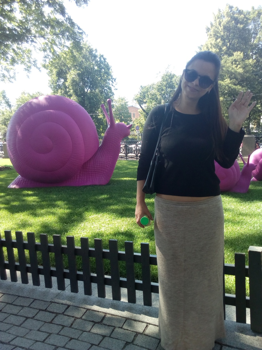 Всем привет👋 Я Катрин, мне 37 лет. В 2008 году переехала на ПМЖ в Санкт-Петербург из Калининграда. С тех пор живу семьёй в коммунальной квартире. Работаю обычным продавцом-консультантом и не стесняюсь этого. Плачу ипотеку и мечтаю о квартире) Присоединяйся🙂