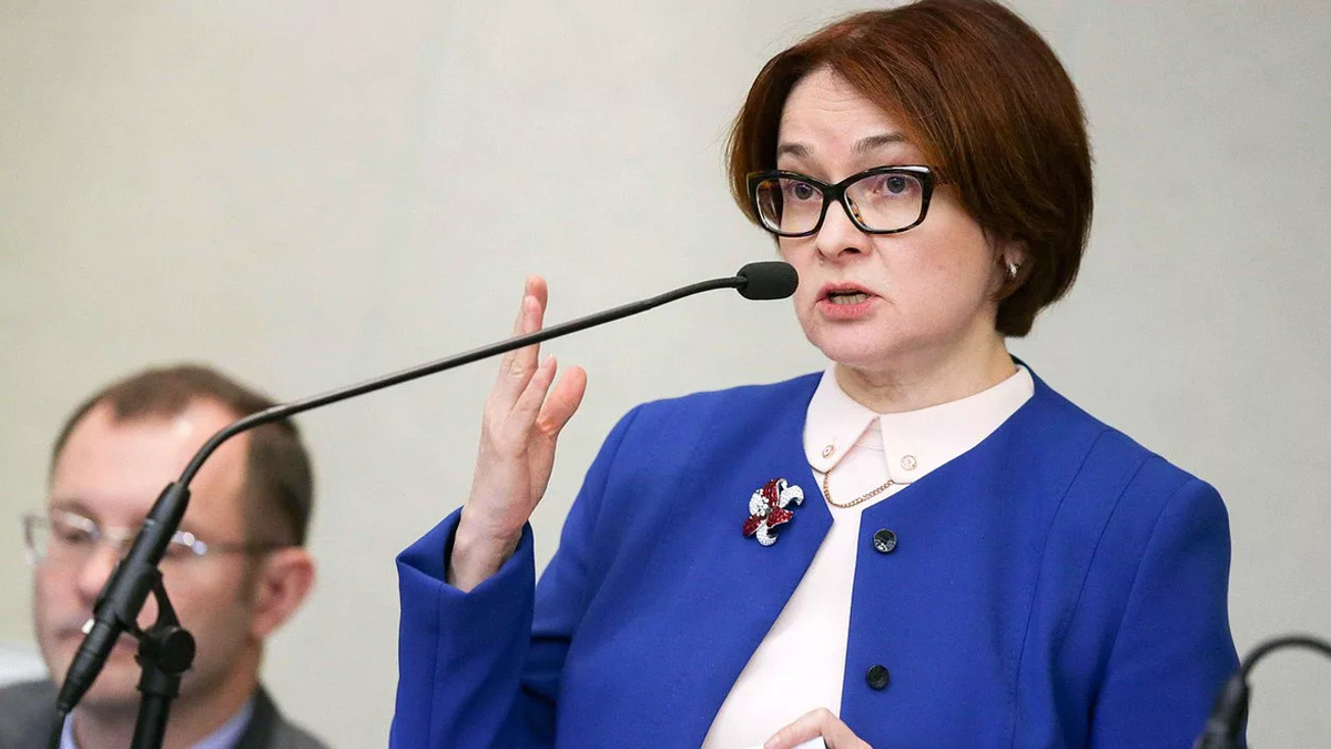 ЦБ и Госдума ограничат число банковских карт на человека