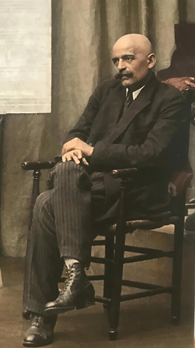 На фото Георгий Иванович Гурджиев