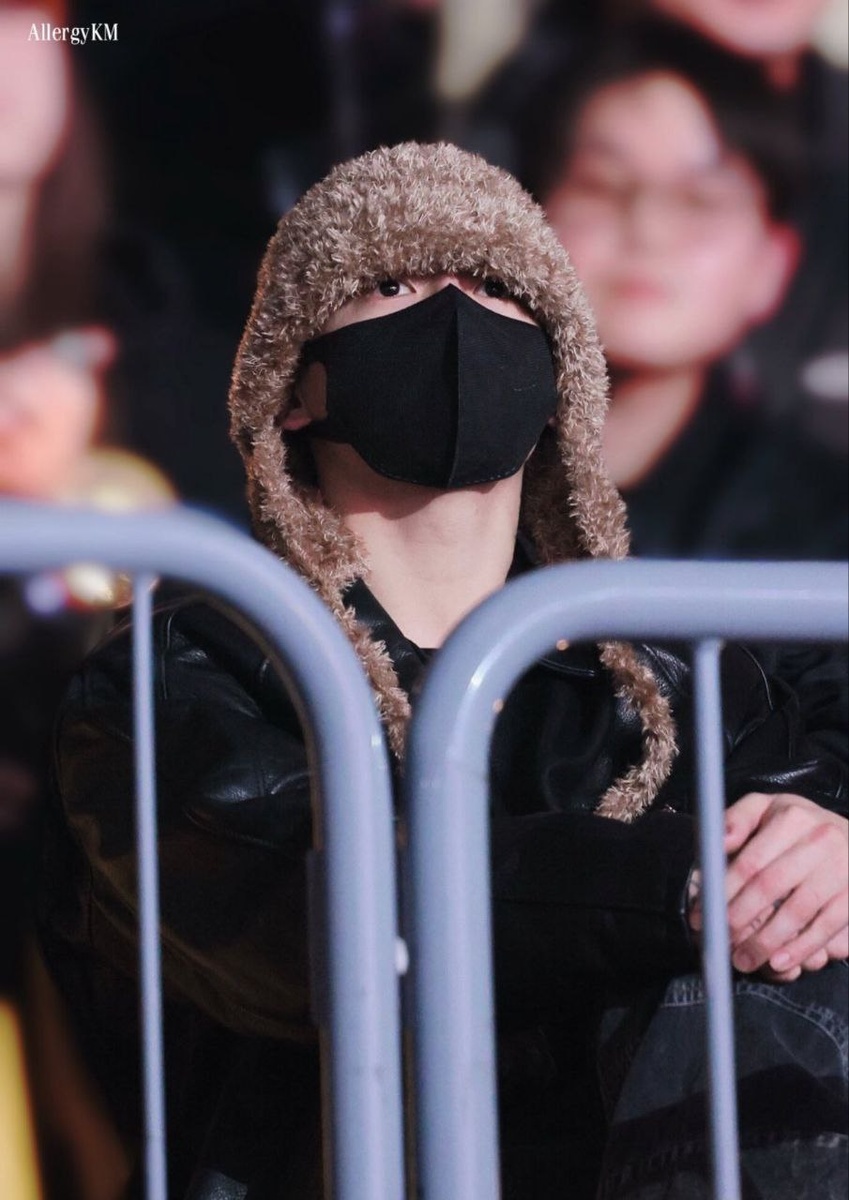 Как не старался Чонгук шифроваться АРМИ всё равно узнали его