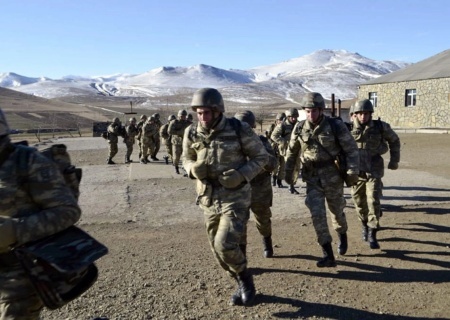    Между азербайджанскими и армянскими войсками произошли столкновения в районе Гориса