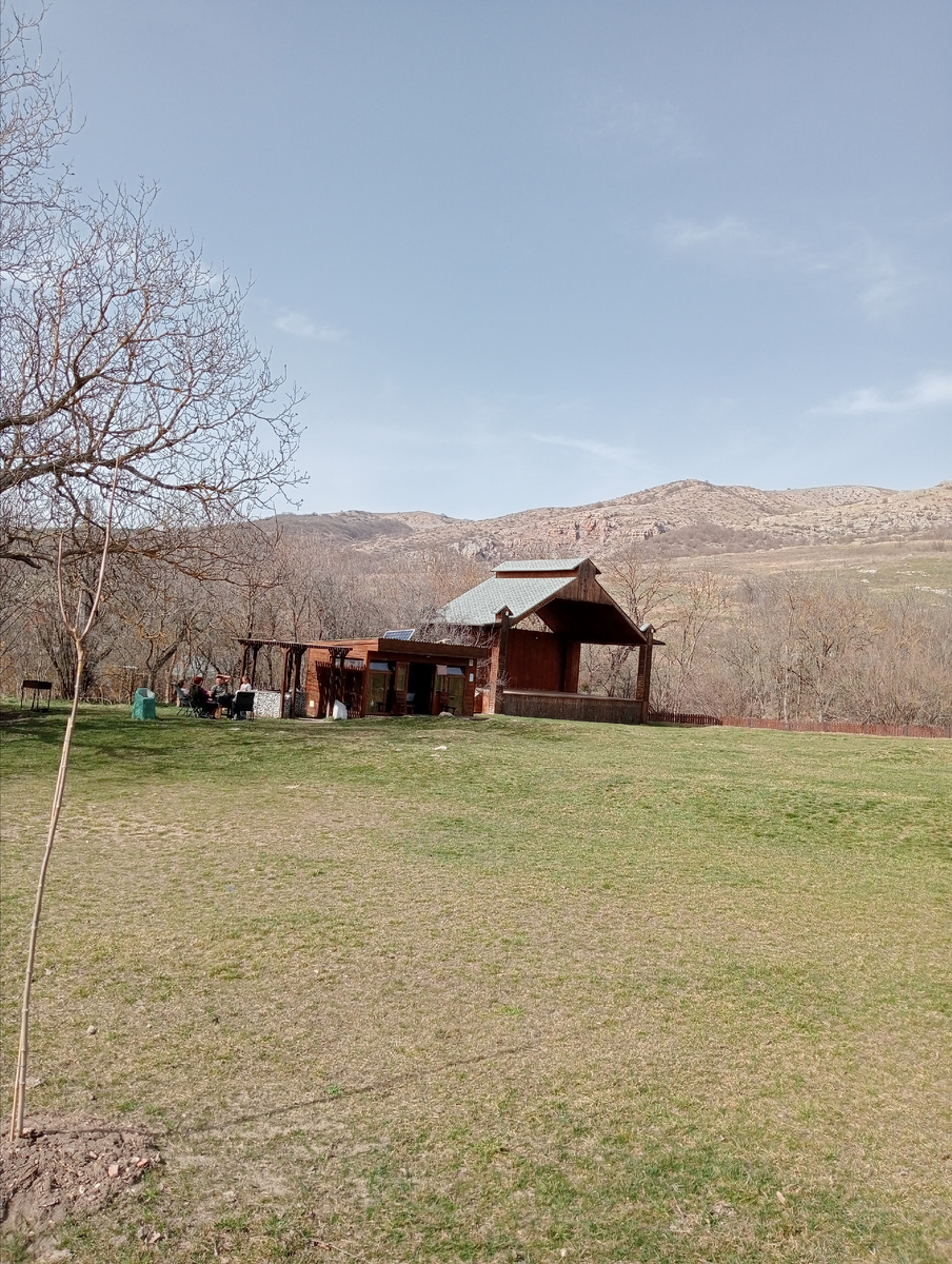 Можно арендовать крытую кабинку