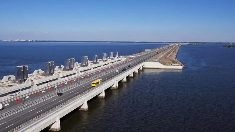 дамба сейчас. Соединяет СПБ и Кронштадт через Финский залив