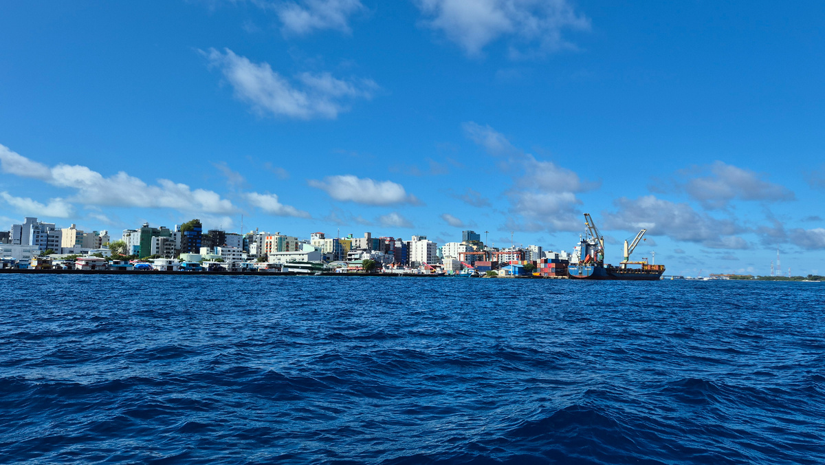 Паром отплывает от Мале