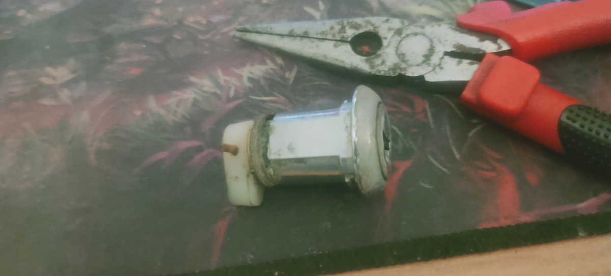 Вот так он выглядит будучи снятым с машины